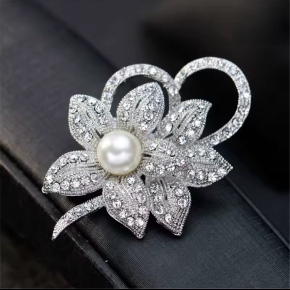 Crystal Flower Brooch Pin with Pearl Center | Rhinestone Floral Scarf Pin